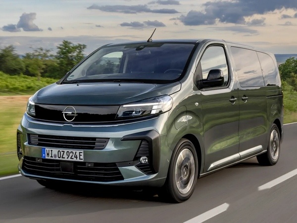 Opel Zafira 2.2 Edition Plus XL görseli 1