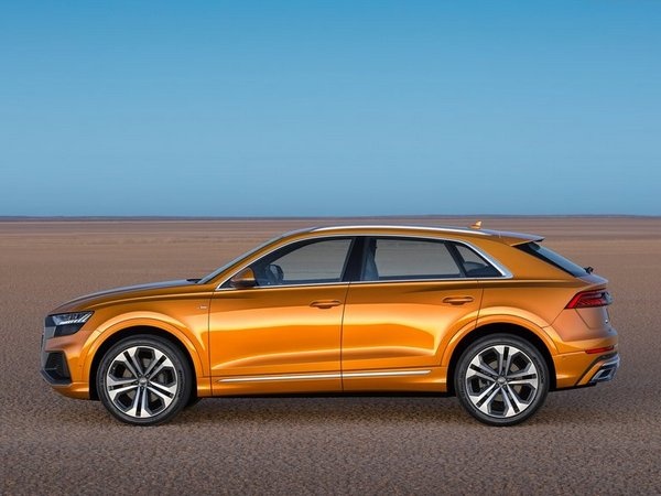 Audi Q8 45 TFSI görseli 2