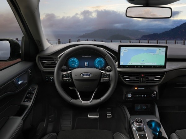 Ford Kuga 1.5 ST Line X görseli 2