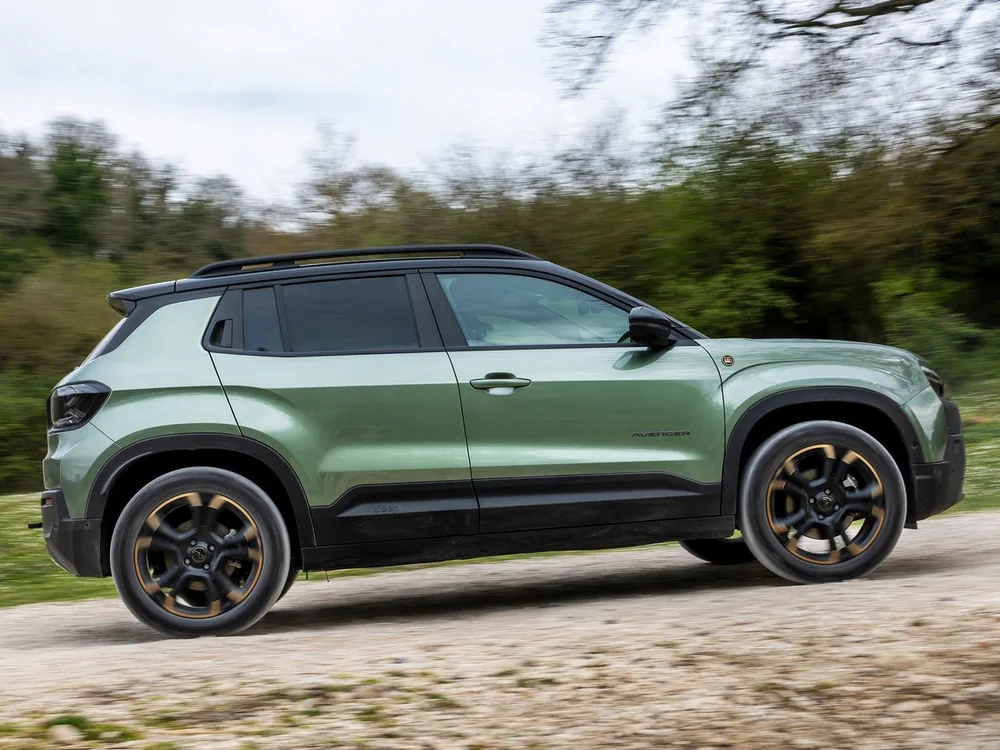 Jeep Avenger Yeni Summit görseli 2