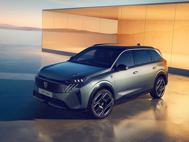 Peugeot 5008 GT görseli 2