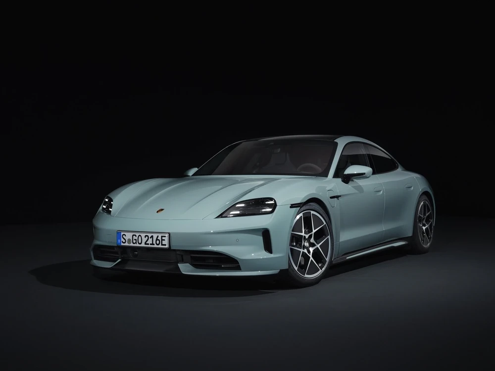 Porsche Taycan 4S Cross Turismo görseli 2