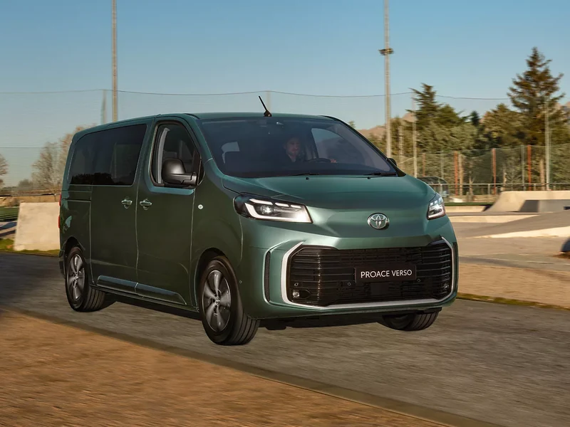 Toyota Proace Verso 2.2 Passion X-Pack görseli 2