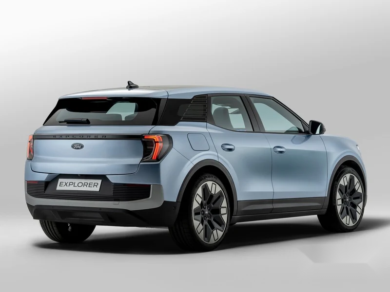 Ford Explorer Premium 4×4 görseli 3