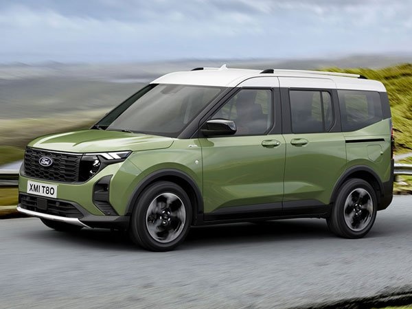 Ford Tourneo Courier 1.0 Titanium görseli 3