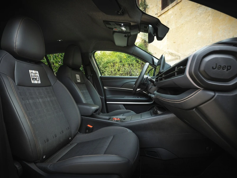 Jeep Avenger Yeni Summit görseli 3