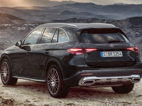 Mercedes GLC 300d AMG görseli 3