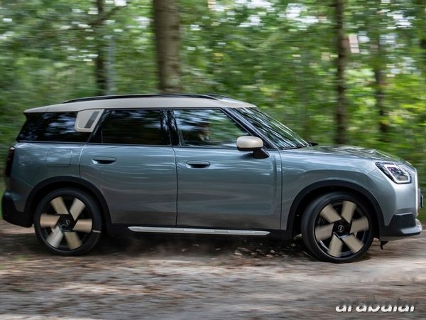 Mini Countryman Favoured görseli 3