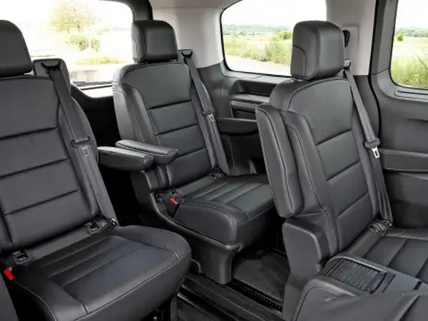 Opel Zafira 2.2 Ultimate XL görseli 3