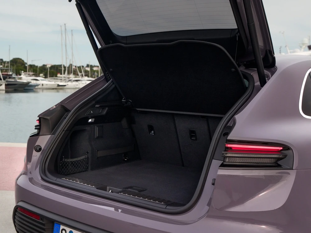 Porsche Macan Electric 4S görseli 3