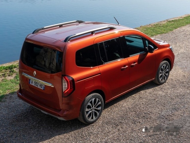 Renault Kangoo Multix 1.3 Iconic EDC görseli 3