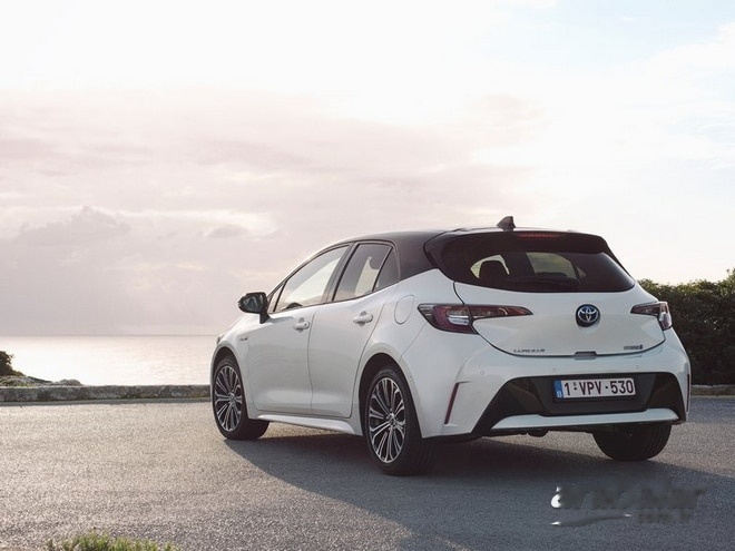 Toyota Corolla HB 1.8 Passion görseli 3