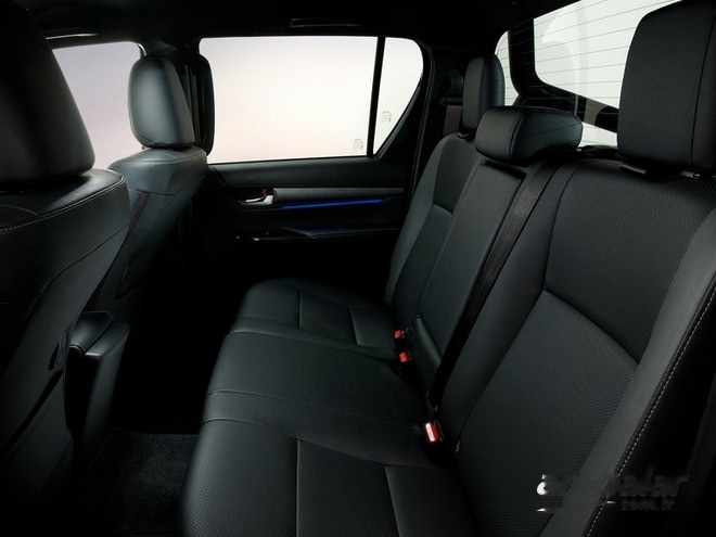 Toyota Hilux 2.4 GR Sport 4×4 görseli 3