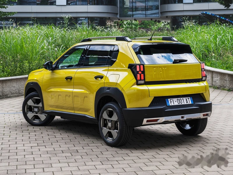 Fiat Grande Panda La Prima görseli 4