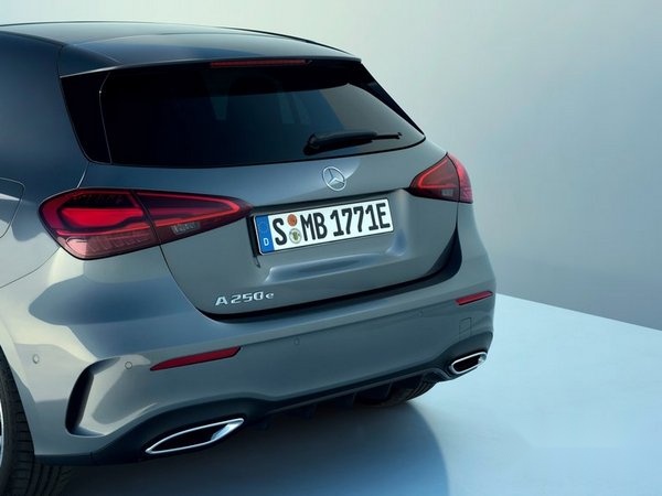 Mercedes A Serisi 45 S görseli 4