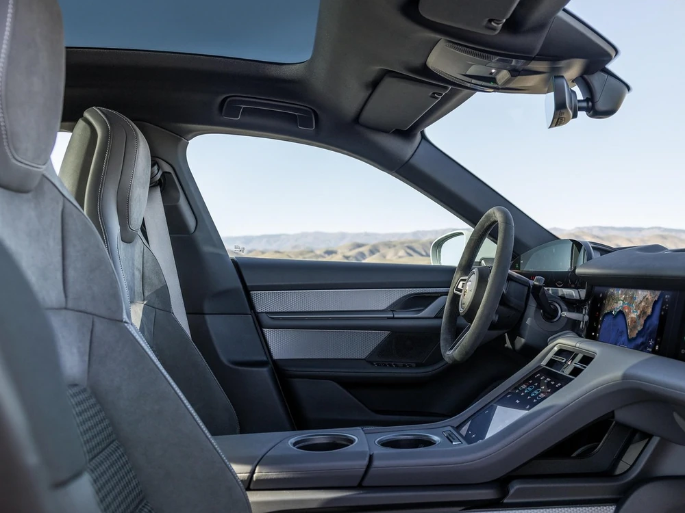 Porsche Taycan 4 Cross Turismo görseli 4