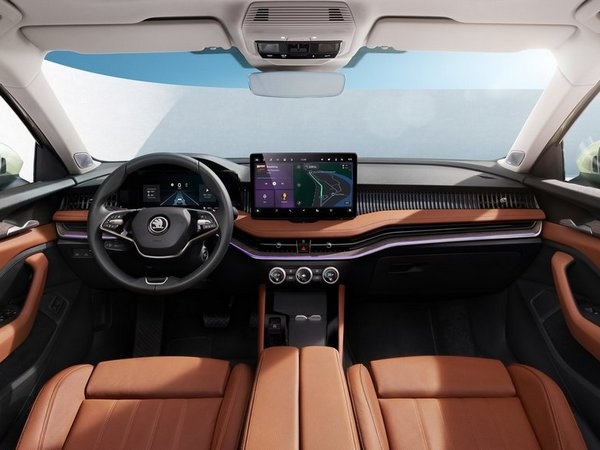 Skoda Superb 1.5 Sportline görseli 4