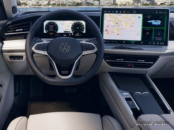 Volkswagen Passat 2.0 TDI R-Line görseli 4