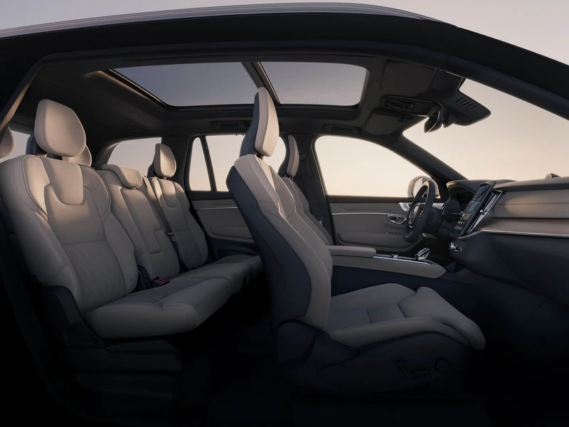 Volvo XC90 B5 AWD görseli 4