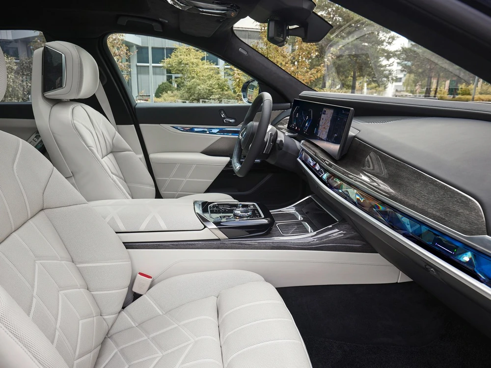 BMW 7 Serisi 740d görseli 5