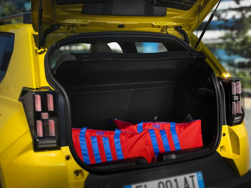 Fiat Grande Panda La Prima görseli 5