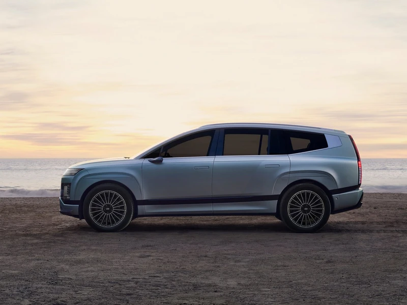 Hyundai Ioniq 9 Calligraphy 4×4 görseli 5