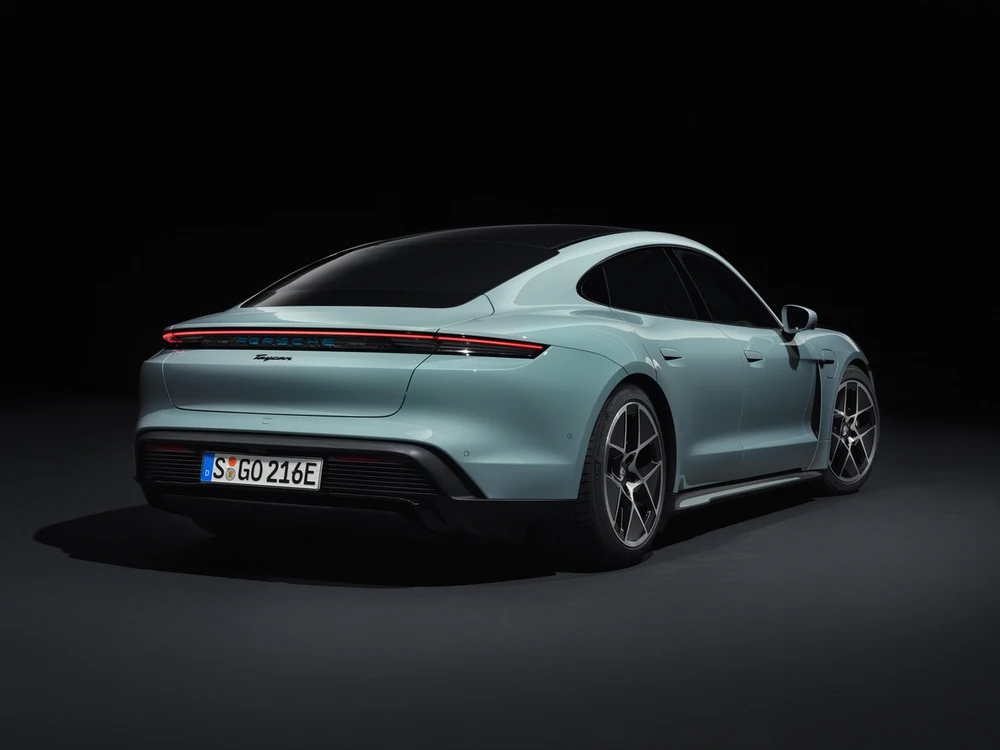 Porsche Taycan 4 Cross Turismo görseli 5