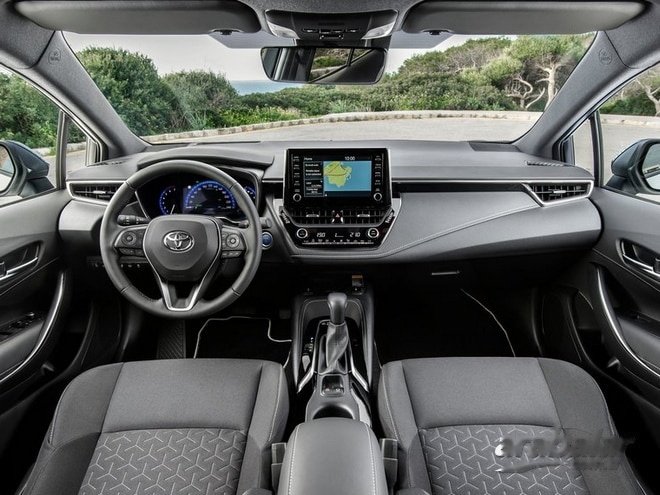 Toyota Corolla HB 1.8 GR Sport görseli 5