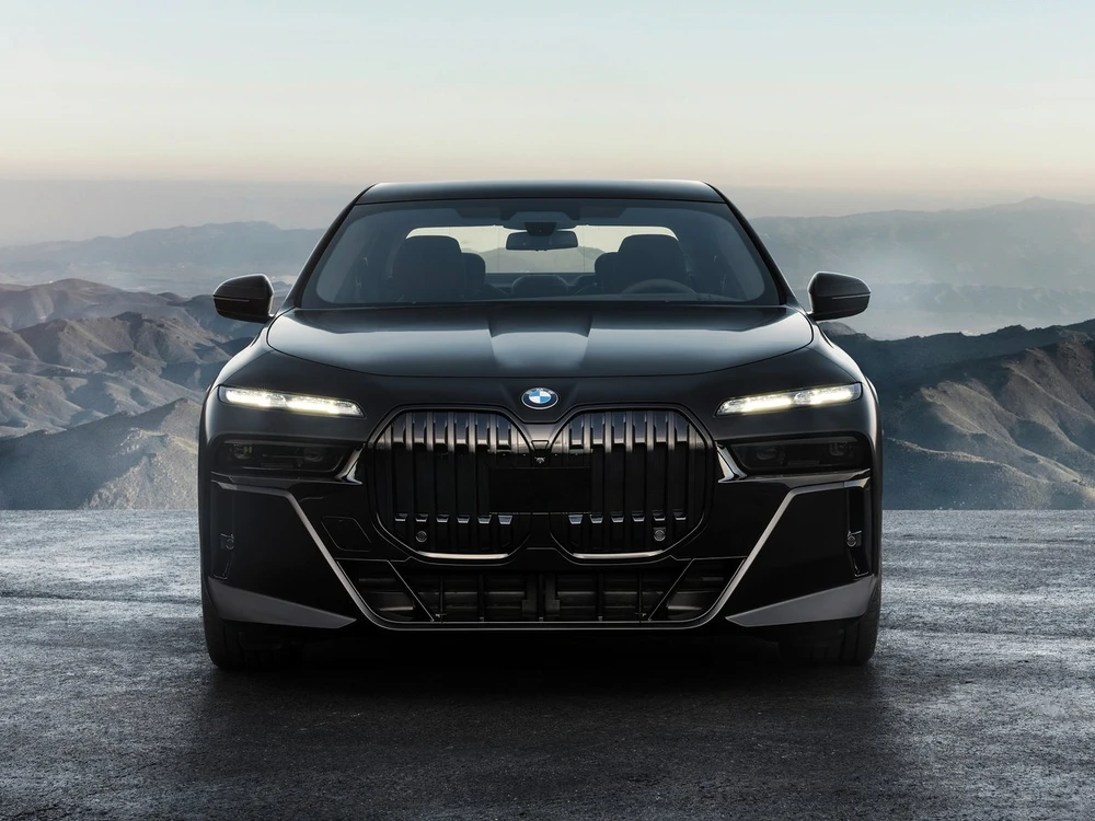 BMW 7 Serisi 740d görseli 6