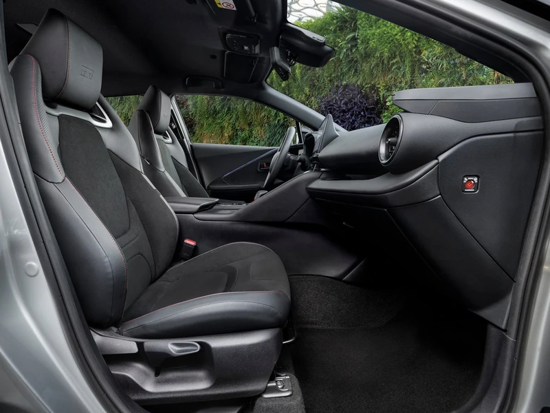 Toyota C-HR 1.8 GR Sport görseli 6