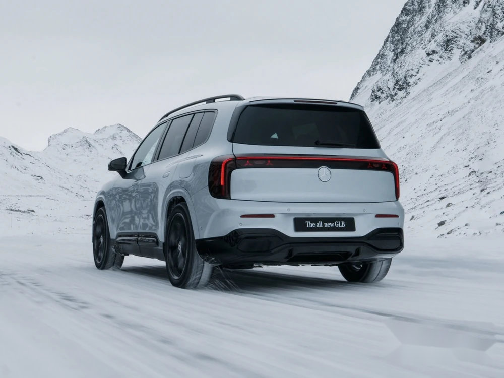 Mercedes GLB 200 Plus görseli 7